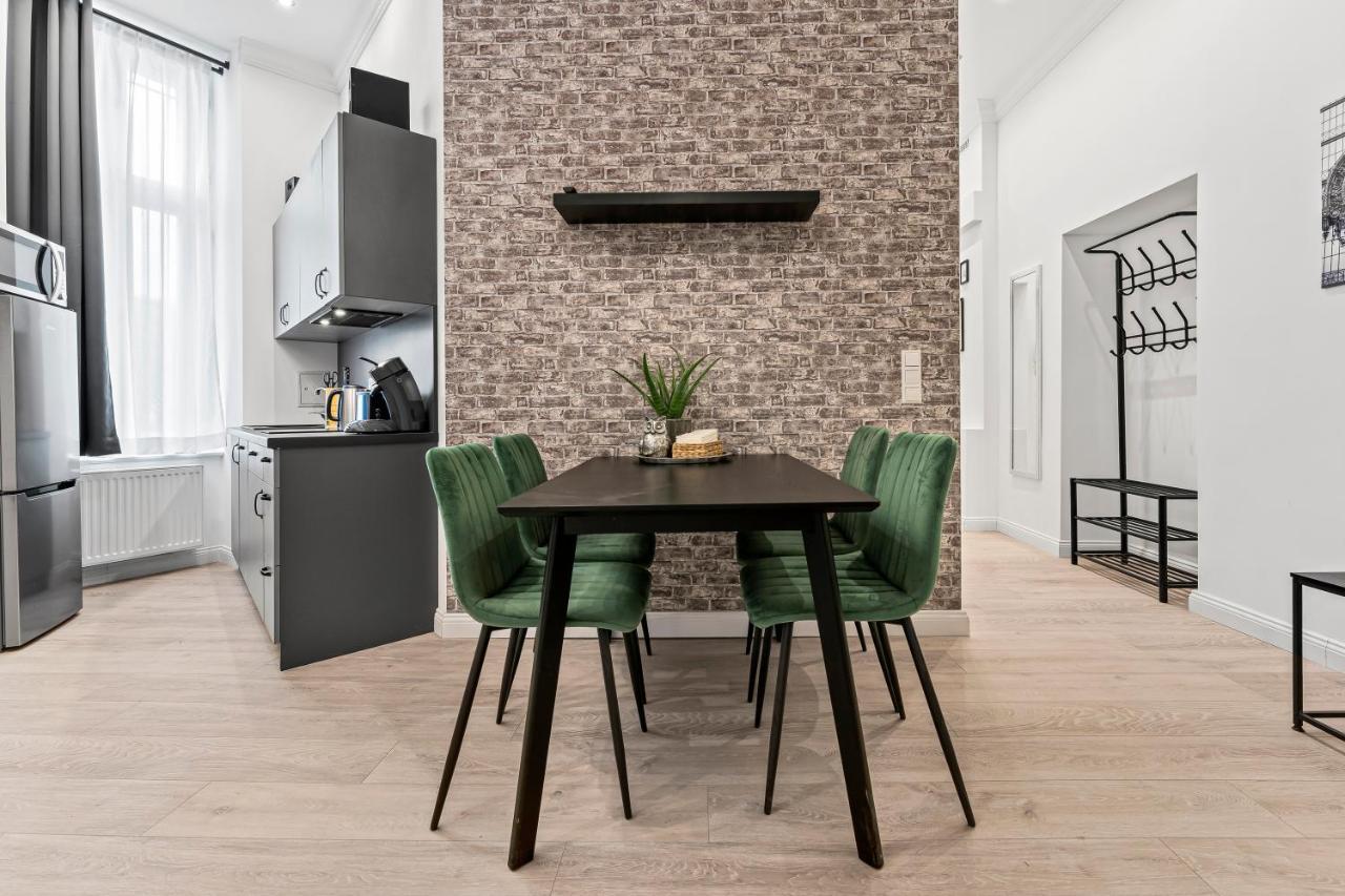 ברלין The Mierendorf Hinterhaus, 2 Bed Rooms Up To 4 People מראה חיצוני תמונה